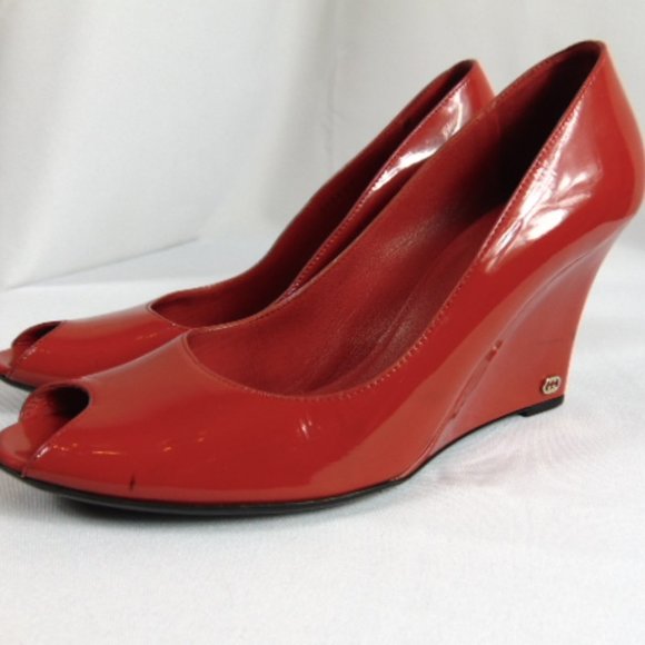 GUCCI Red Patent Leather Peep-Toe Wedge Heels Size 39.5 US 9 - Picture 3 of 15